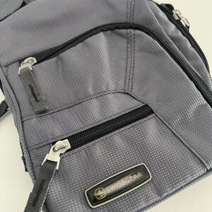 Swiss Gear Sling Crossbody Shoulder Bag Expandable‎ Pocket Zipper Magnet Gray